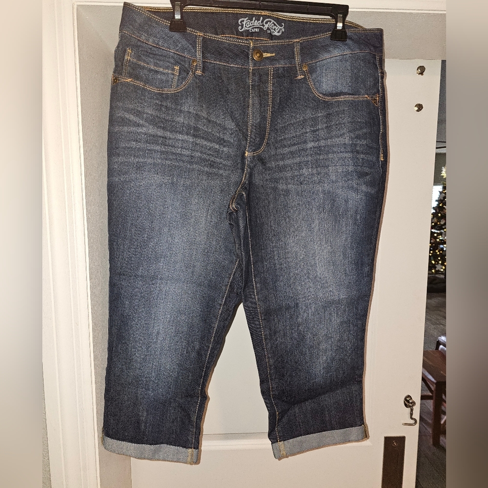 Capri Jeans | Faded Glory | Size 16